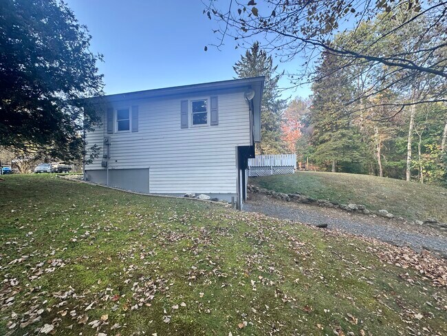 Foto del edificio - 142 Bunker Hill Cir