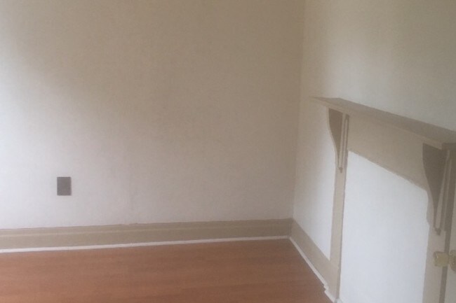 Living room - 1326 S Pittsburgh St