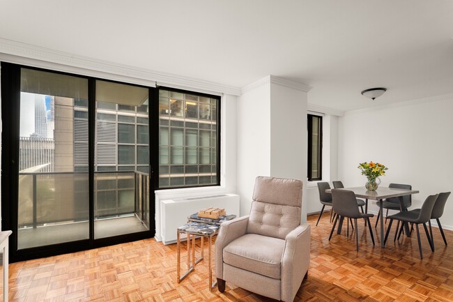 Building Photo - 161 W 61st St