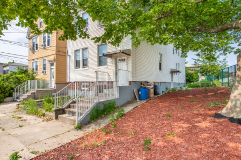 165 W 5th St Unit 4, Bayonne, NJ 07002 Room for Rent in Bayonne, NJ