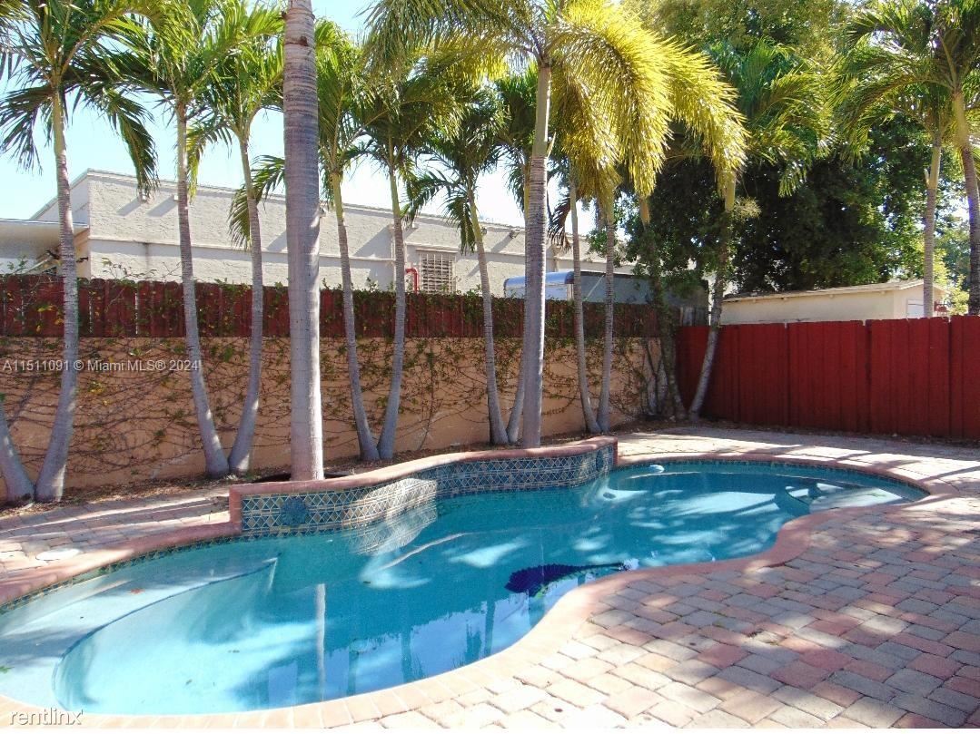 Primary Photo - 3 br, 2 bath House - 13817 SW 154th St