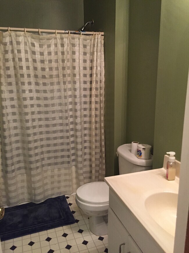 Foto del edificio - 2201 Hungary Spring Rd