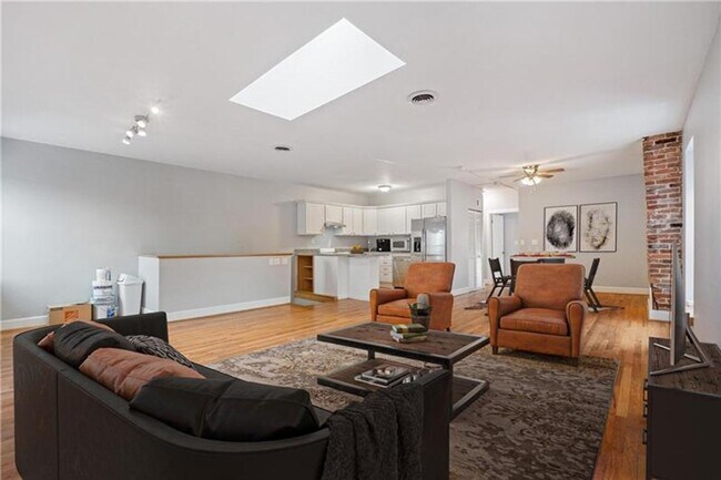 Foto del edificio - 1214 Bingham St