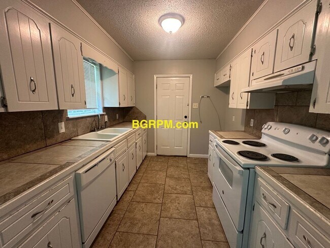 Foto del edificio - 3 BD, 1 BA, Home in Cabot