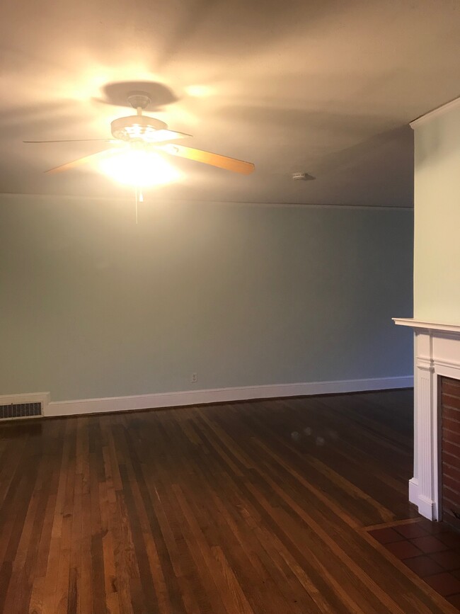 Foto del edificio - 218 Hillcrest Ave