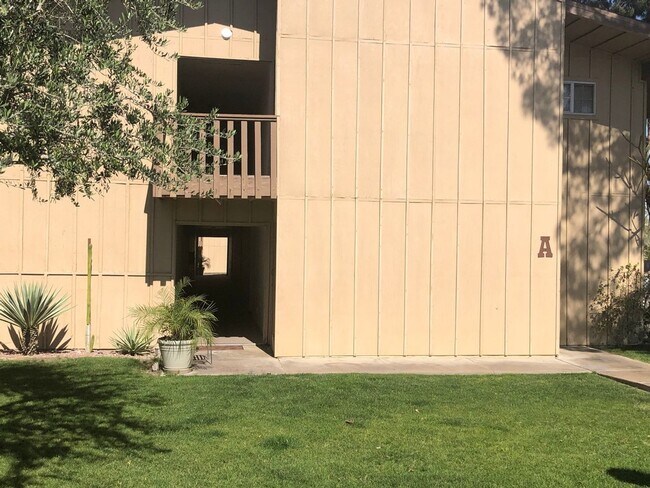 Foto del edificio - Palm Desert Country Club Villas