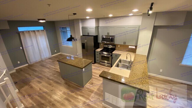 Foto del edificio - Like New!  Pride of Ownership 2-Bedroom To...