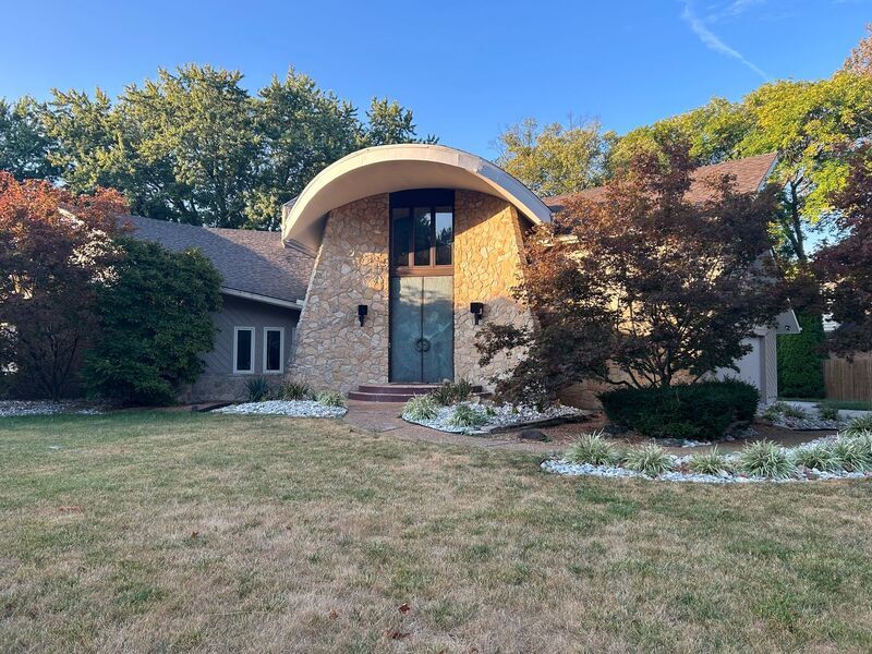 Primary Photo - 1382 Hickoryview Ct