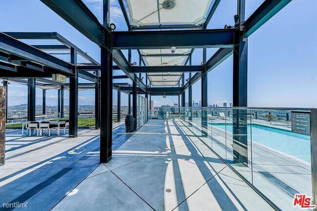 Building Photo - 2 br, 2.5 bath Condo - 3810 Wilshire Blvd ...