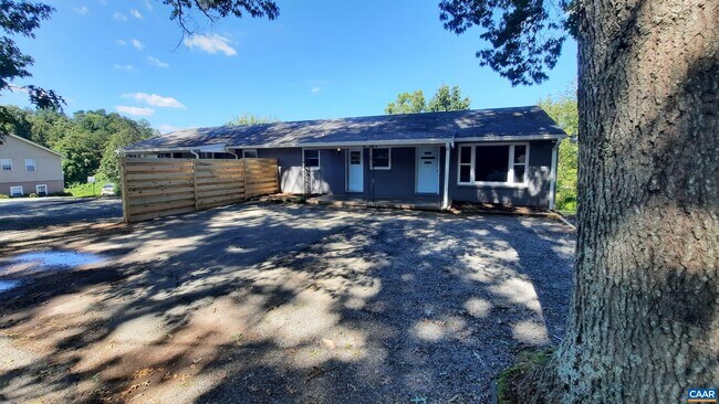 Building Photo - 560 Stagecoach Rd