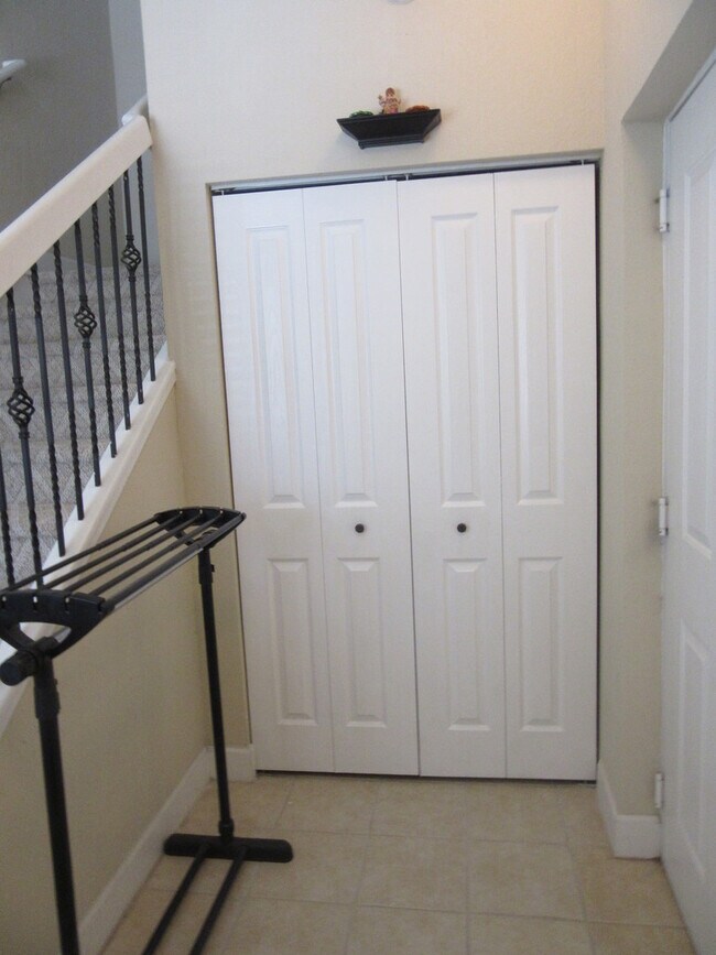 Foto del edificio - Lovely 3 BR / 2 BA Condo Located In Desira...