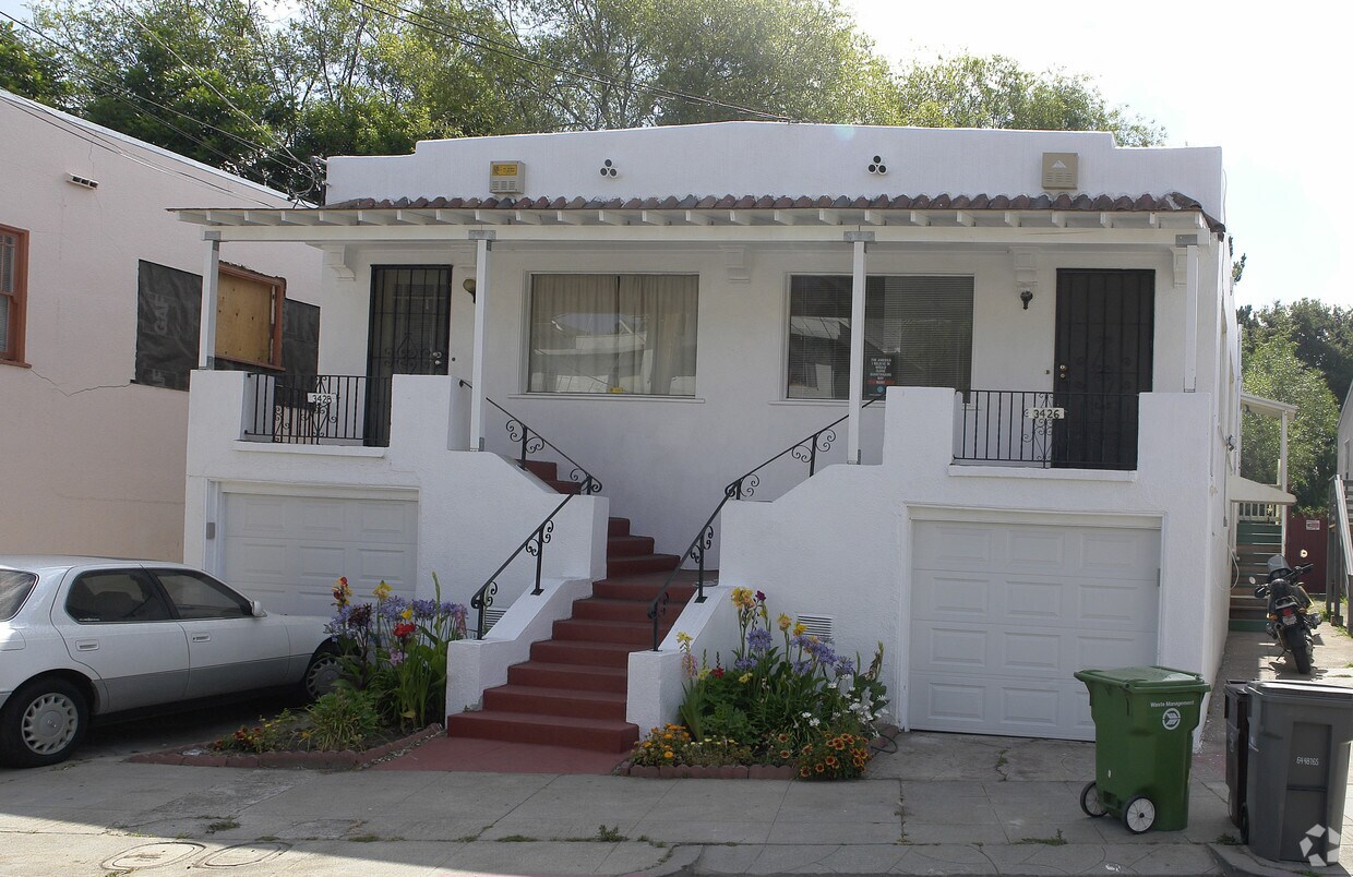 Building Photo - 3426 Adell Ct