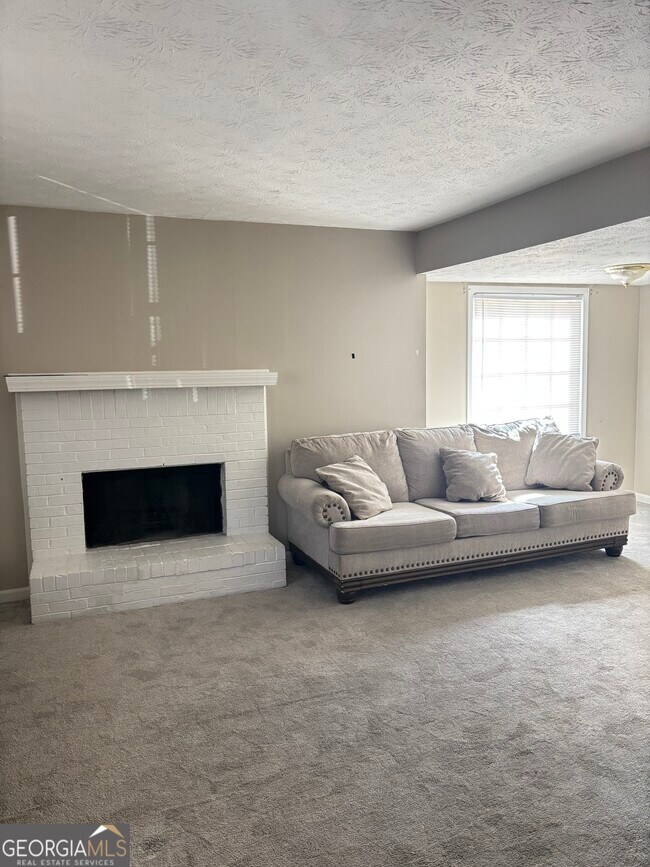 Foto del edificio - 1216 Cedar Creek Ct NW