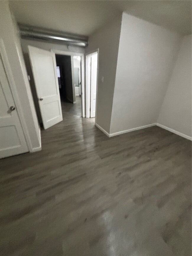 Building Photo - 4025 Hydraulic Ave