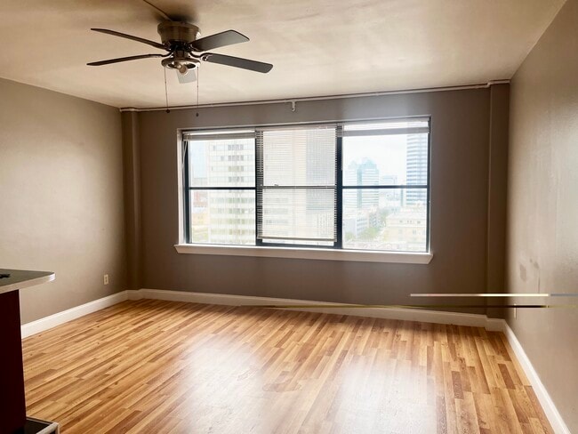 Building Photo - 311 W Ashley St