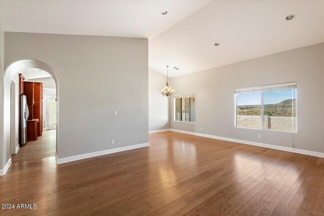 Foto del edificio - 15461 E Golden Eagle Blvd