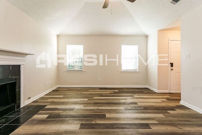 Building Photo - 128 Cedar Bend Dr