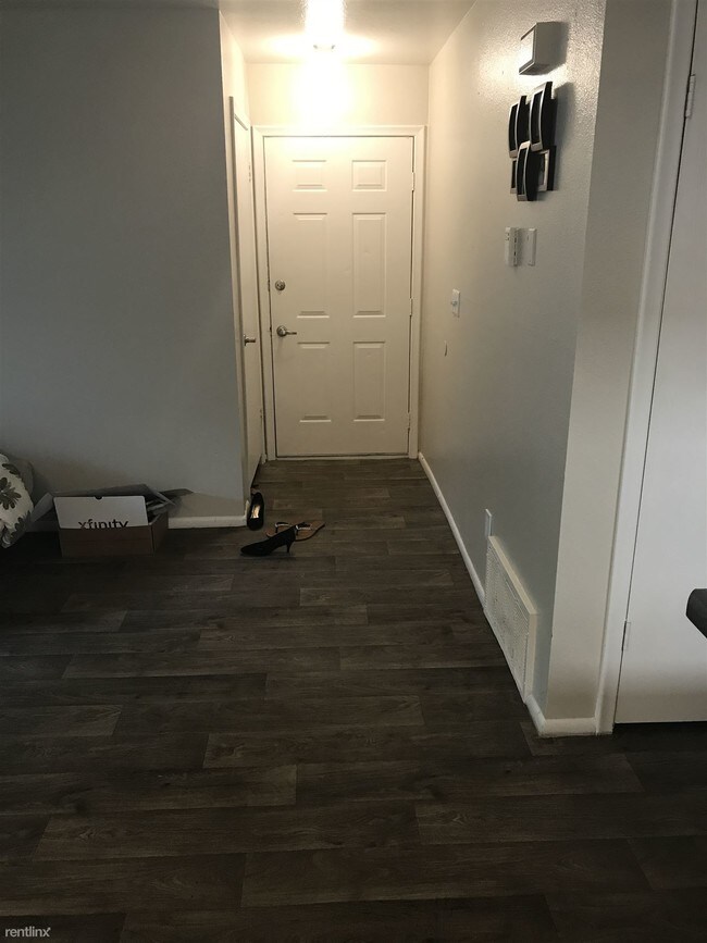 Foto del edificio - 1450 W Brook Ridge Ln