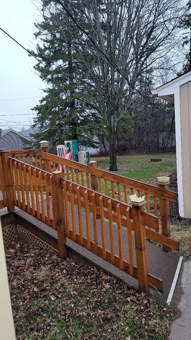 Building Photo - Koschak Properties