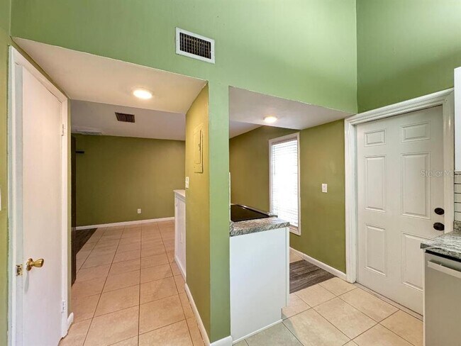 Foto del edificio - 12301 N 58th St