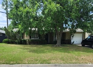 Building Photo - 5142 Stuyvesant Ln