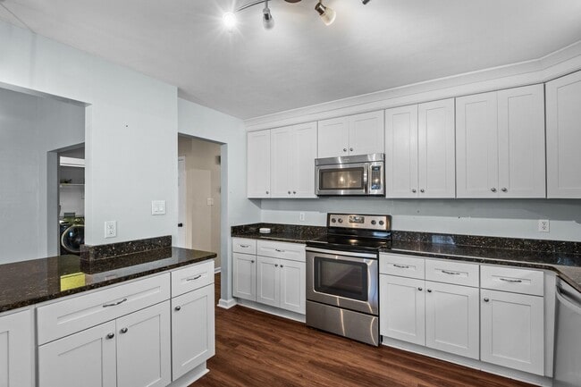 Building Photo - Ocean Lakes Virginia Beach Home