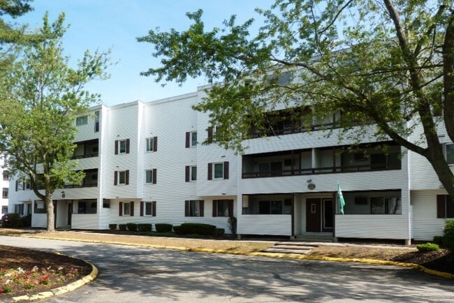 Building Photo - Long Meadow Landings