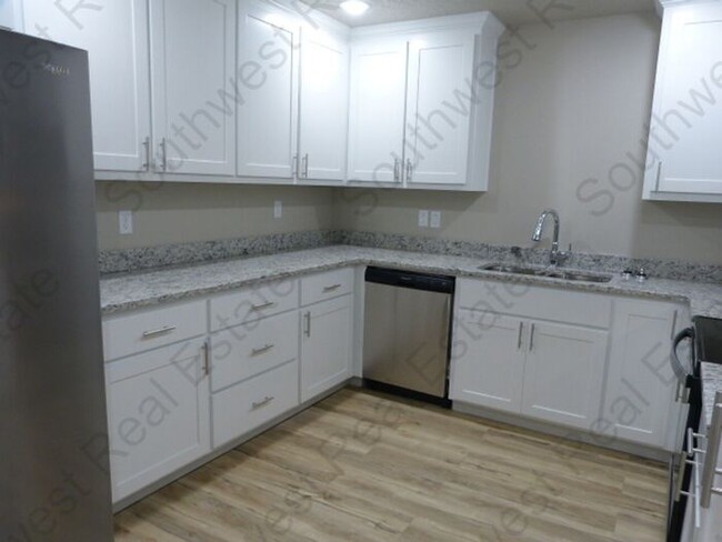 Foto del edificio - New Construction! 2 bed 2 bath 1 car garage!