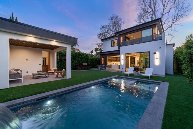Foto del edificio - 4822 Katherine Ave