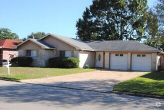 Building Photo - 2817 Fairfield Ave