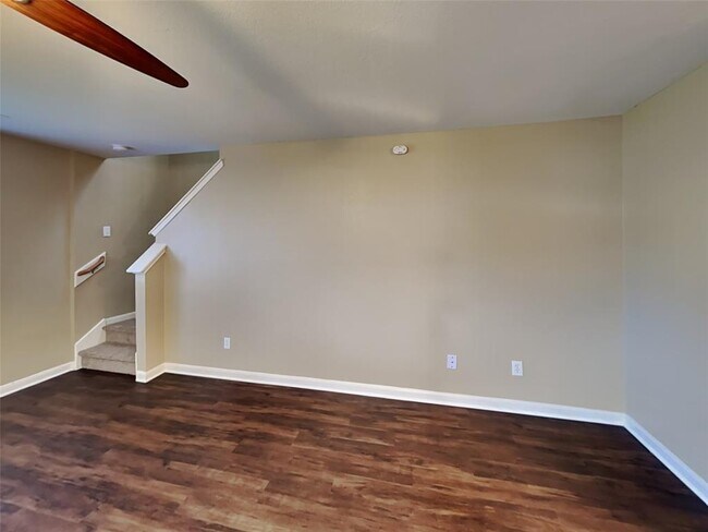 Building Photo - 29507 Legends Glen Dr