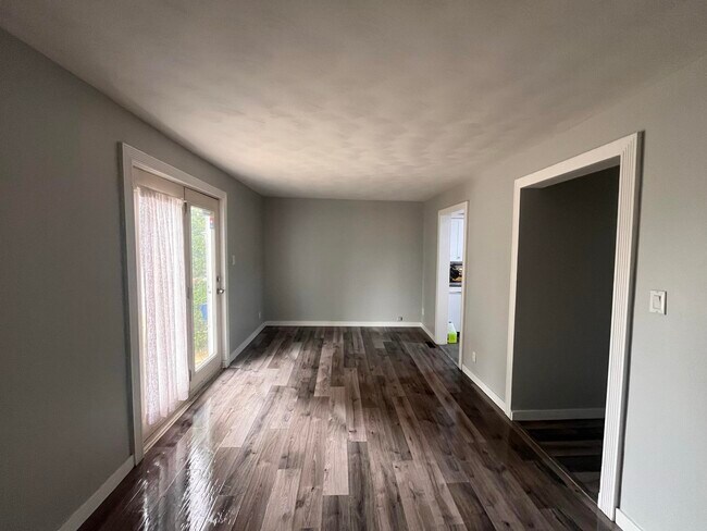 Photo du bâtiment - Stylish 1 Bedroom House for Rent – $1,749/month (plus utilities)