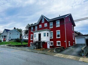 Building Photo - 28 Davis St