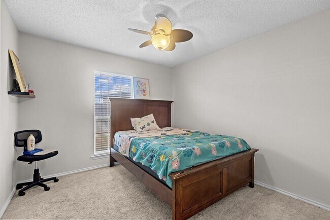 Building Photo - 3612 Springmont Dr