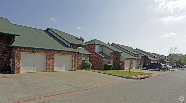 Foto del edificio - Shenandoah Townhomes & Apartments