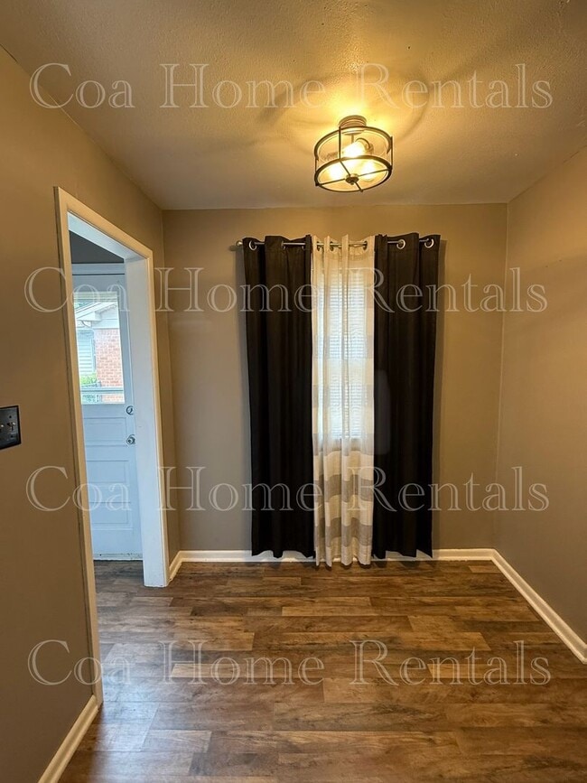 Building Photo - Derby Kansas Home