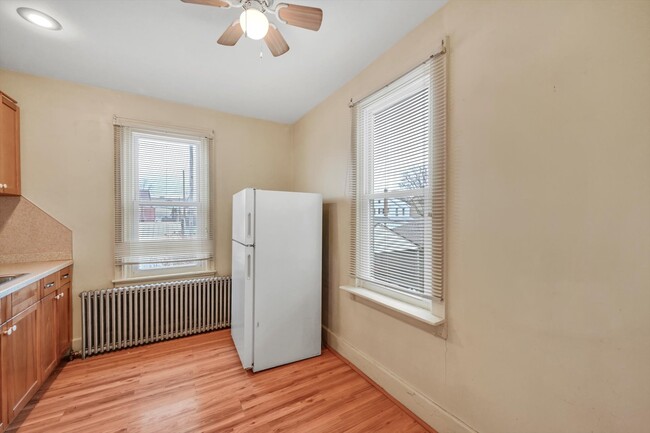 Kitchen - 137 Mifflin St