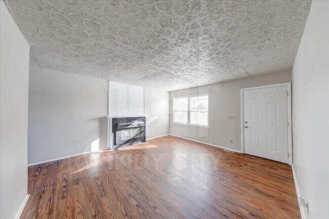 Foto del edificio - 8432 E 37th Pl