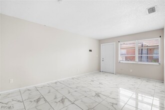 Building Photo - 3660 Seminole Ave