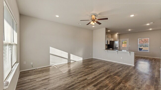 Building Photo - Elegant 4-Bedroom Home in Lakewood Crossing