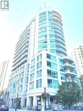Building Photo - 8 Scollard St