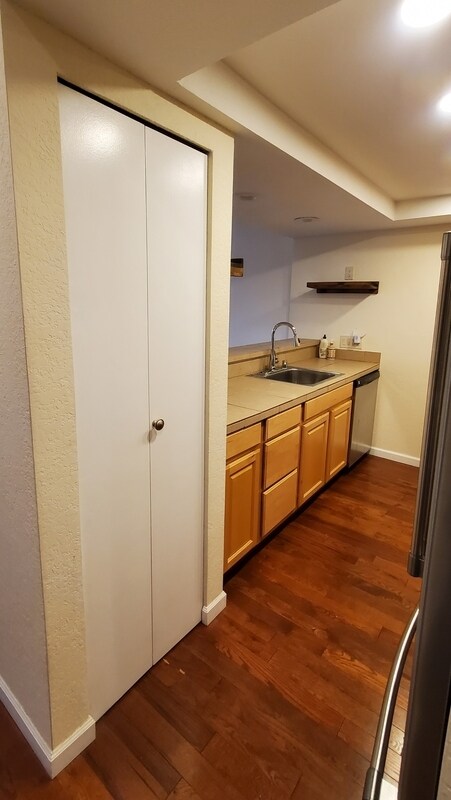 Building Photo - 7 Lake Bellevue Dr