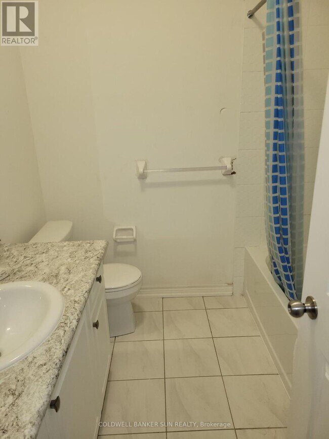 Building Photo - 27 Adventura Rd