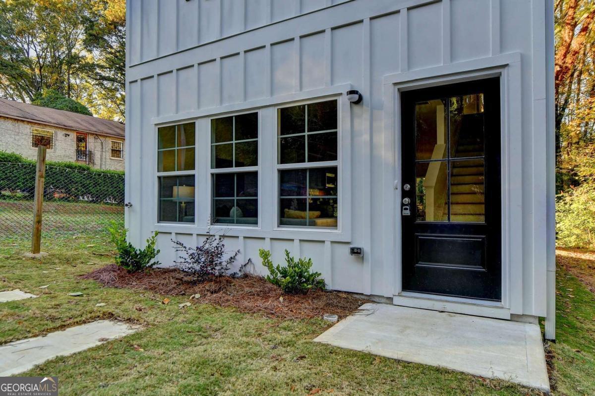 Foto principal - 3320 Altacrest Dr