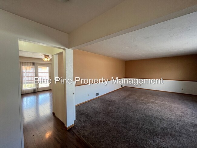 Foto del edificio - 1570 12th St