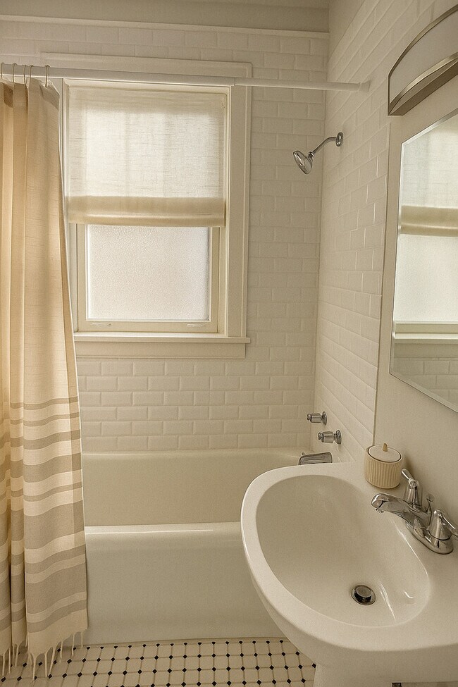 Foto del edificio - 618 Sheridan Rd