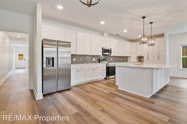 Foto del edificio - 3 br, 2 bath House - 415 Bedford Drive