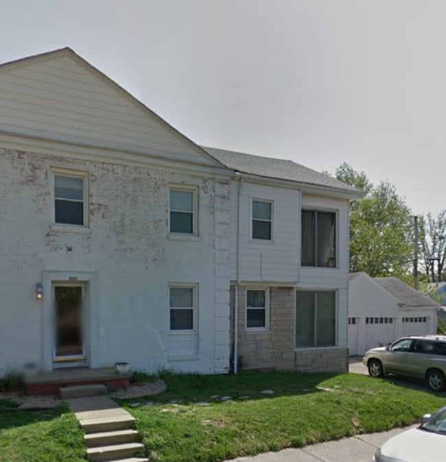 Building Photo - 950 S Spring St