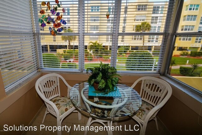 Building Photo - 2 br, 2 bath House - 4700 Ocean Beach Blvd...