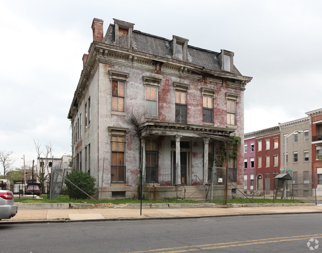 Primary Photo - 801 N Arlington Ave
